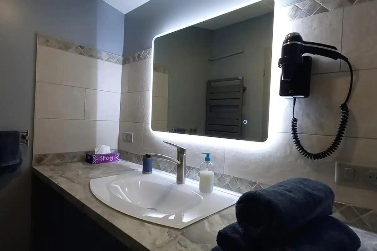 Logement Lumineux, Entierement Renove Avec Jardin Caumont-sur-Durance Dış mekan fotoğraf